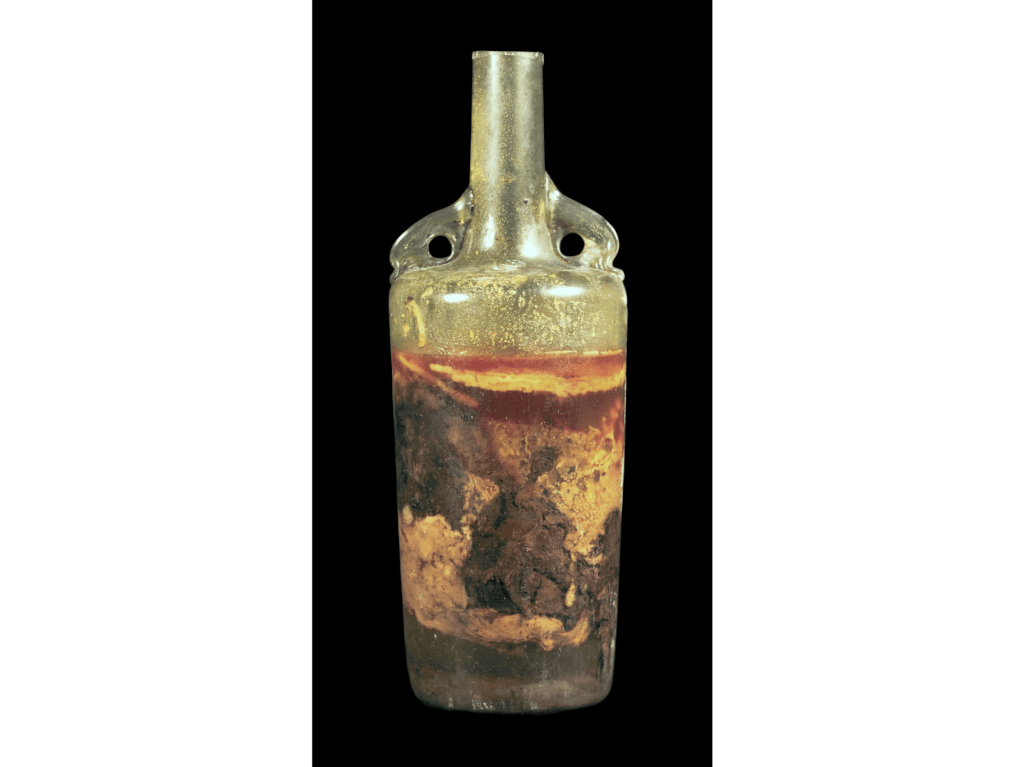 Die fast 1700 Jahre alte Flasche mit dem flüssigen Römerwein