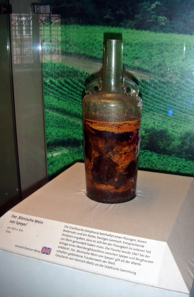 Den Römerwein von Speyer könnt Ihr im Historischen Museum der Pfalz bewundern, aber leider nicht verkosten. Quelle: Wikipedia; CC BY-SA 4.0